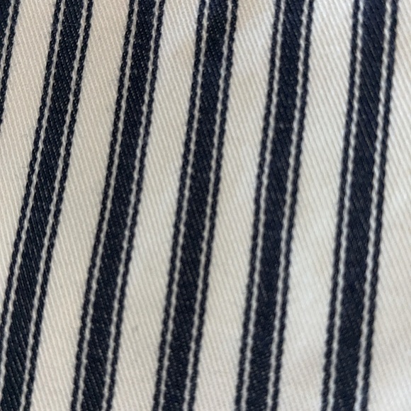 LAND’S END Navy/White Striped jeans, high rise, capri, pockets. 14 - Picture 10 of 17